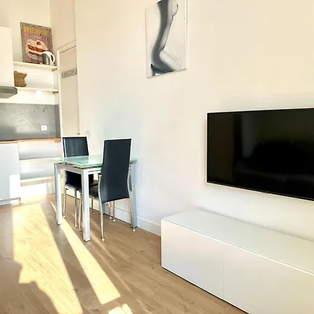 Barel - Studio En Plein Coeur De Apartament Mentona
